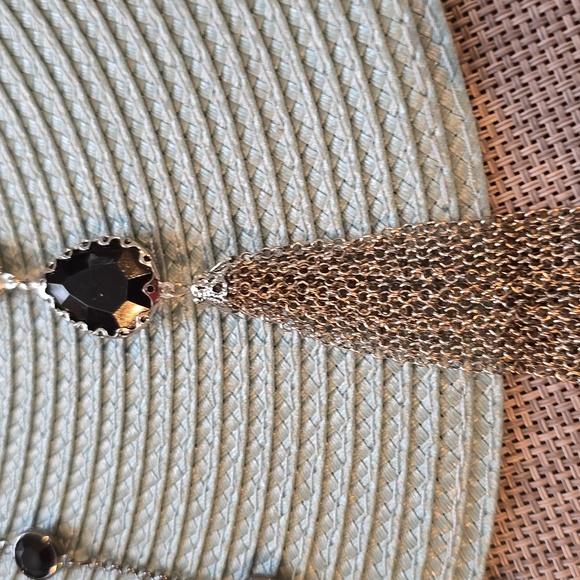 LIZ CLAIBORNE WOMEN'S FASHION JEWELRY BUNDLE OF 2 LONG NECKLACES - Picture 5 of 12